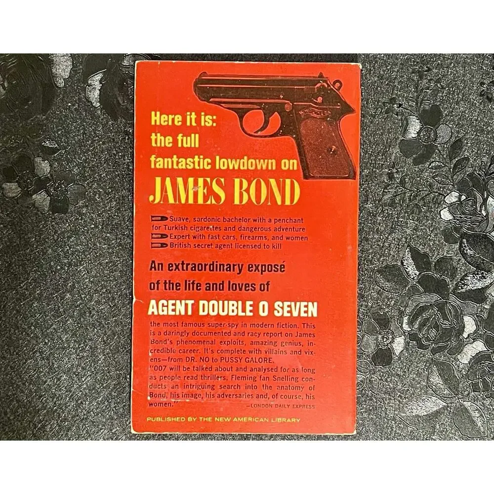 007 James Bond A Report O.F. Snelling 1964